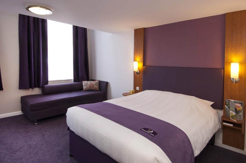 Premier Inn Manchester - Heaton Park Exterior foto