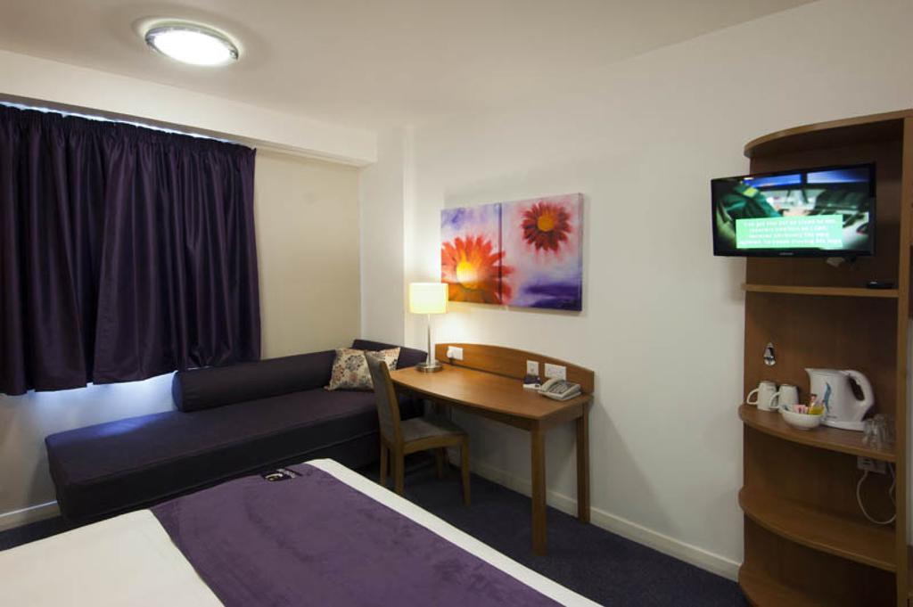 Premier Inn Manchester - Heaton Park Exterior foto