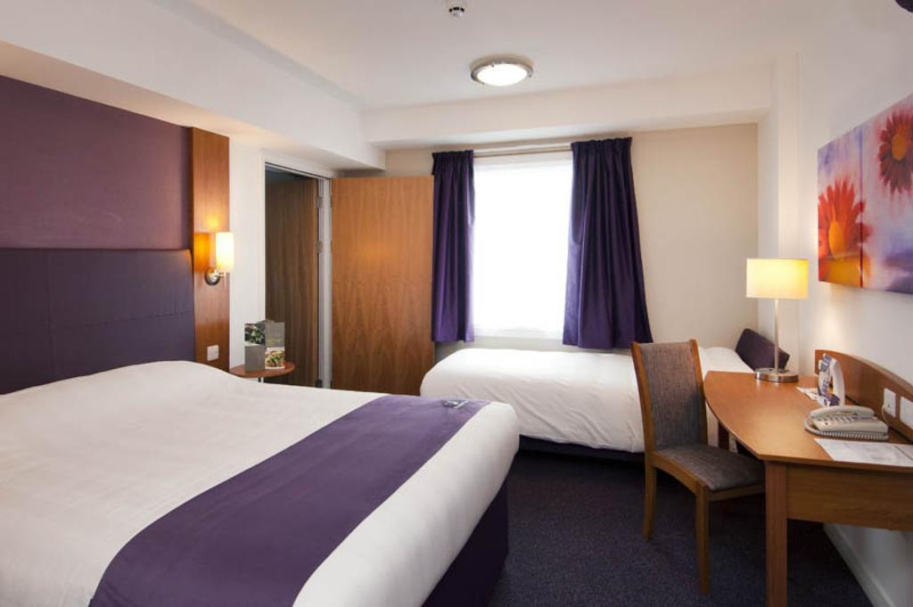 Premier Inn Manchester - Heaton Park Exterior foto